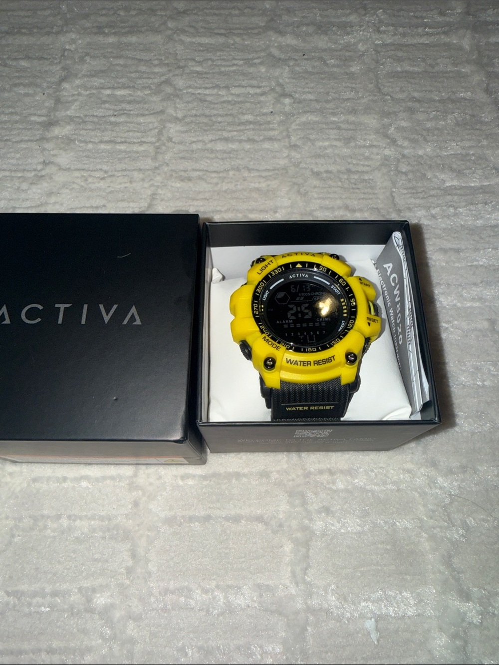 Activa digital Watch